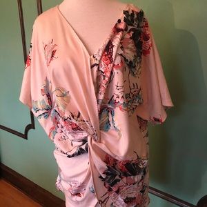 Kimono styled blouse with knot in front